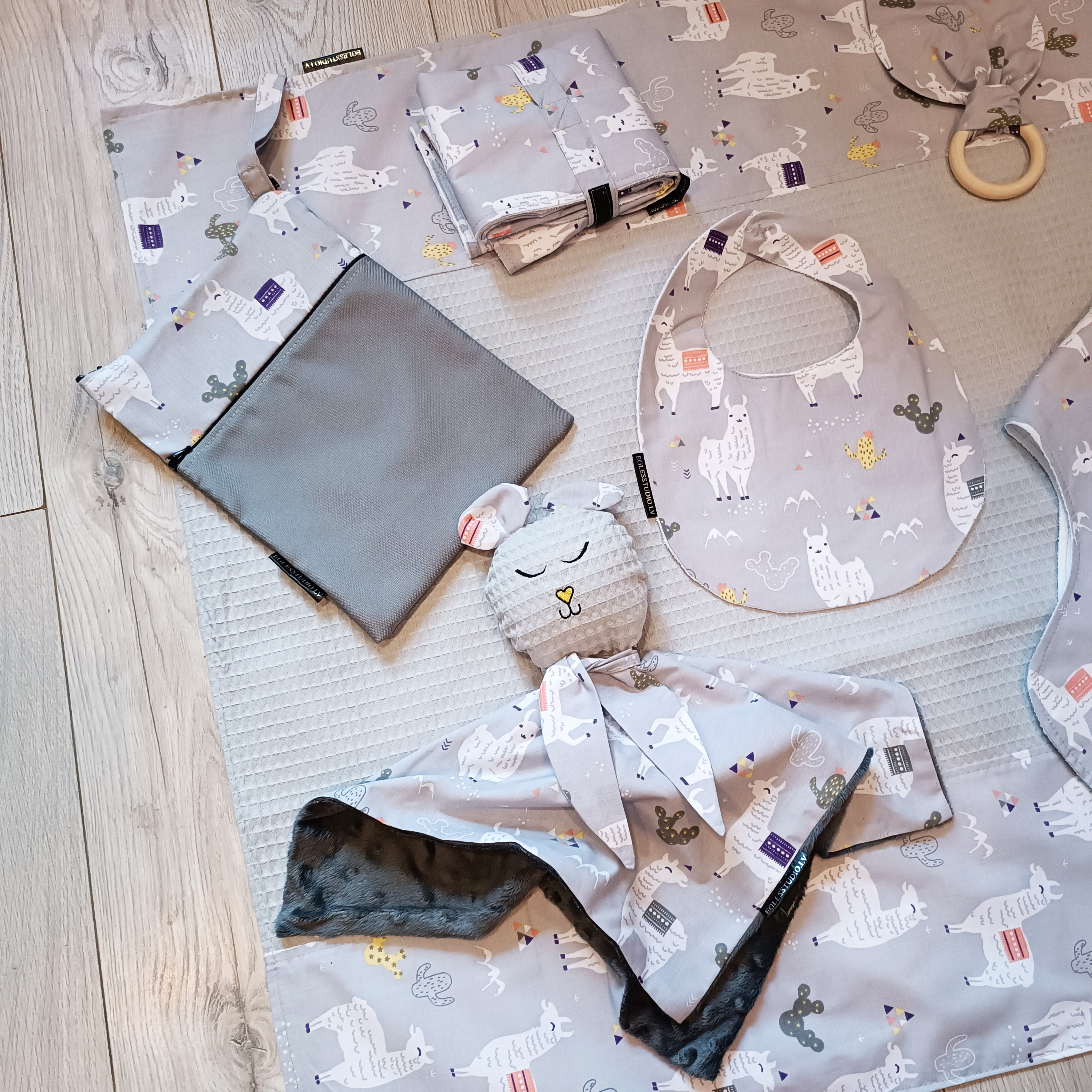 “Lama” komplekts jaundzimušajam