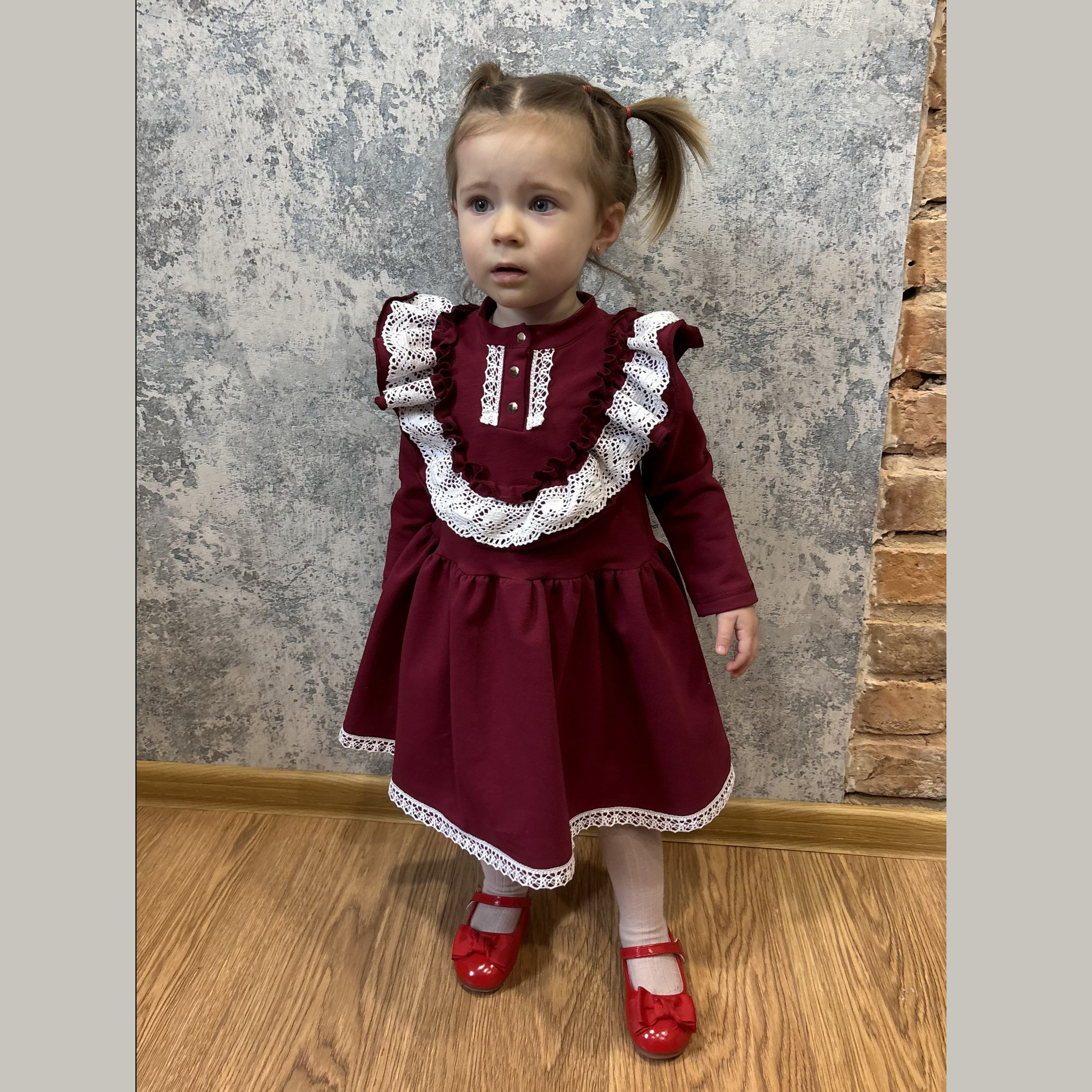 Bordo kleita ar garām piedurknēm