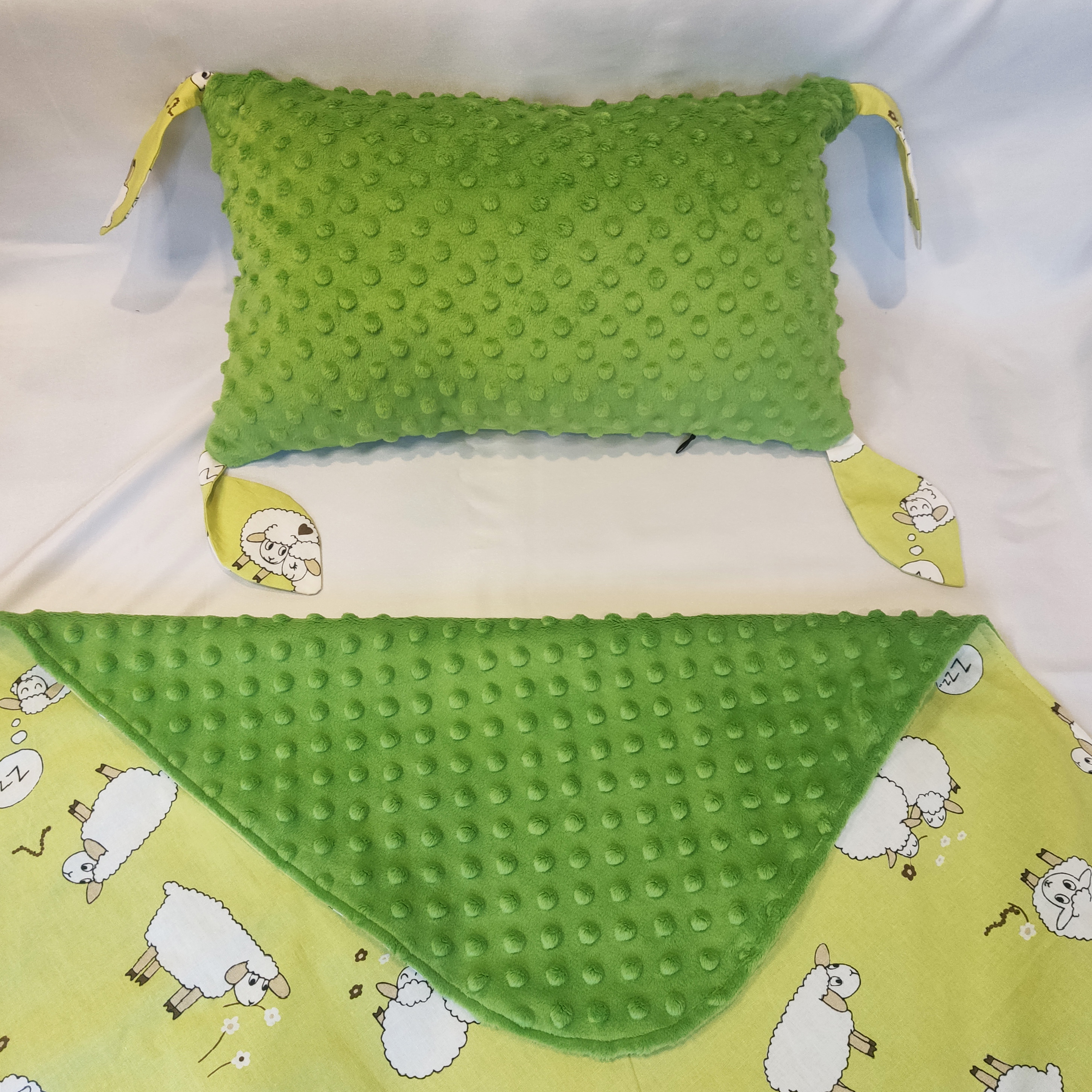 “Aita” pleds un spilvens