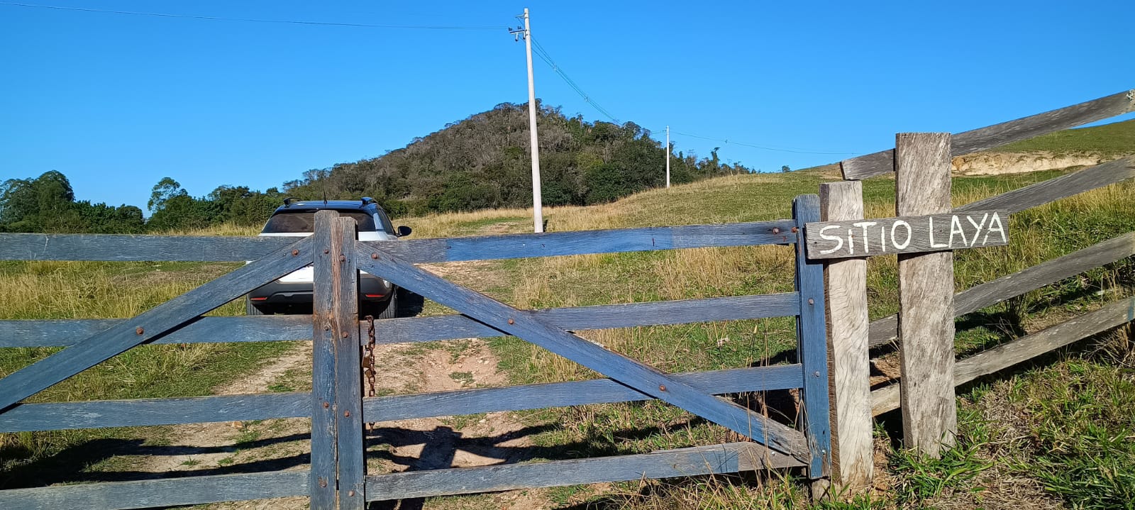 Sítio a venda com três casas novas em Porangaba/SP
