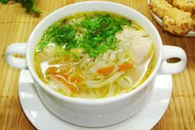 Курячий бульйон з локшиною