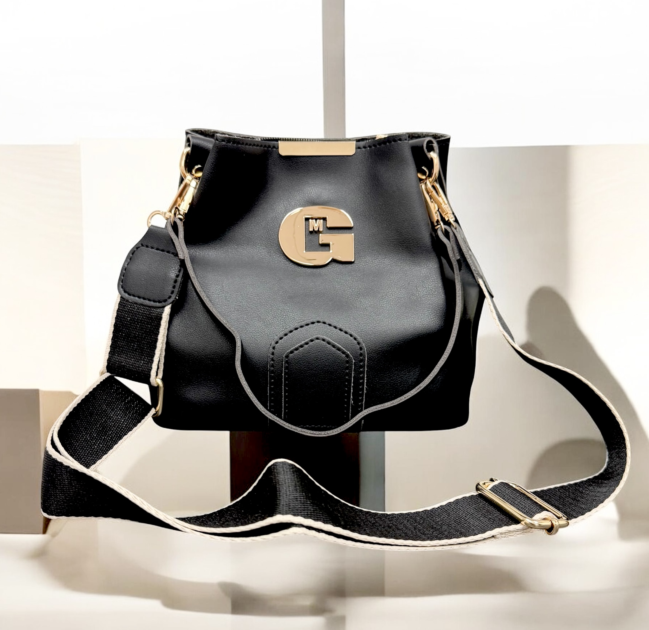 MG Elegant Black PU Leather Handbag