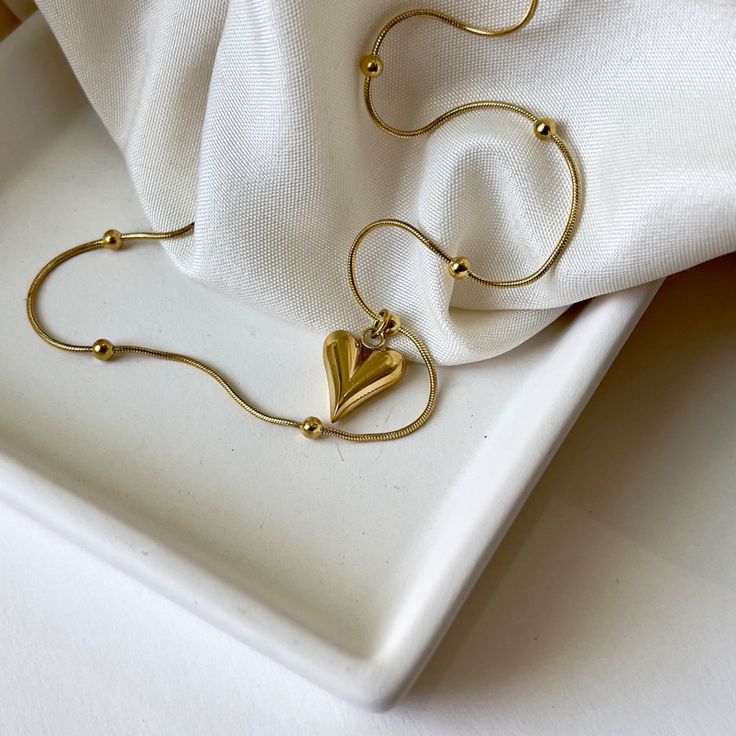 Viral gold plated heart necklace