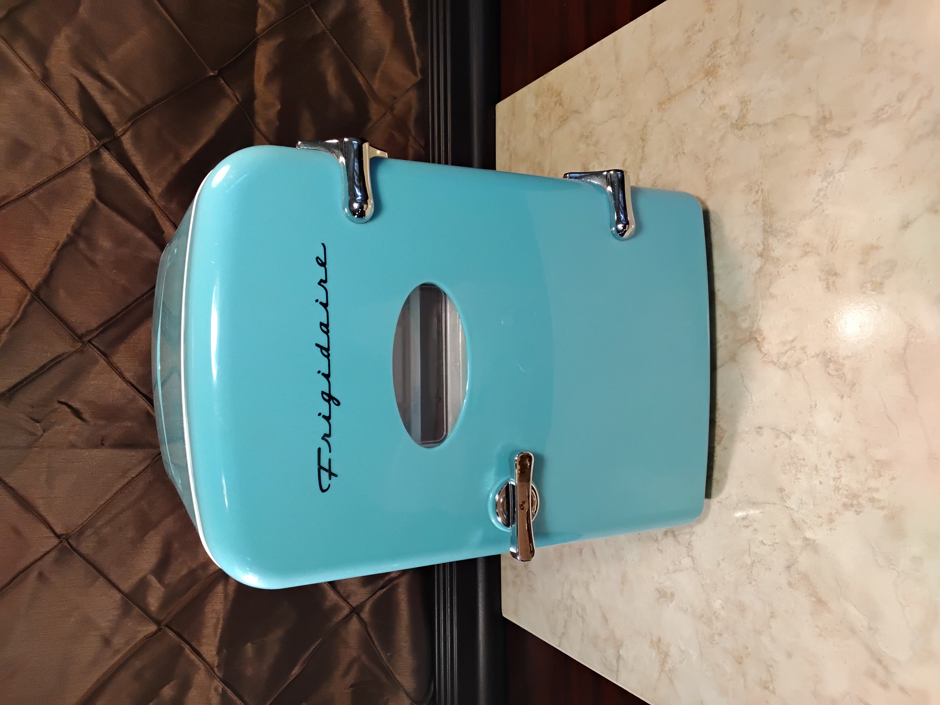Frigidaire Retro Style Portable Cooler - Classic Teal  Refrigerator Design 