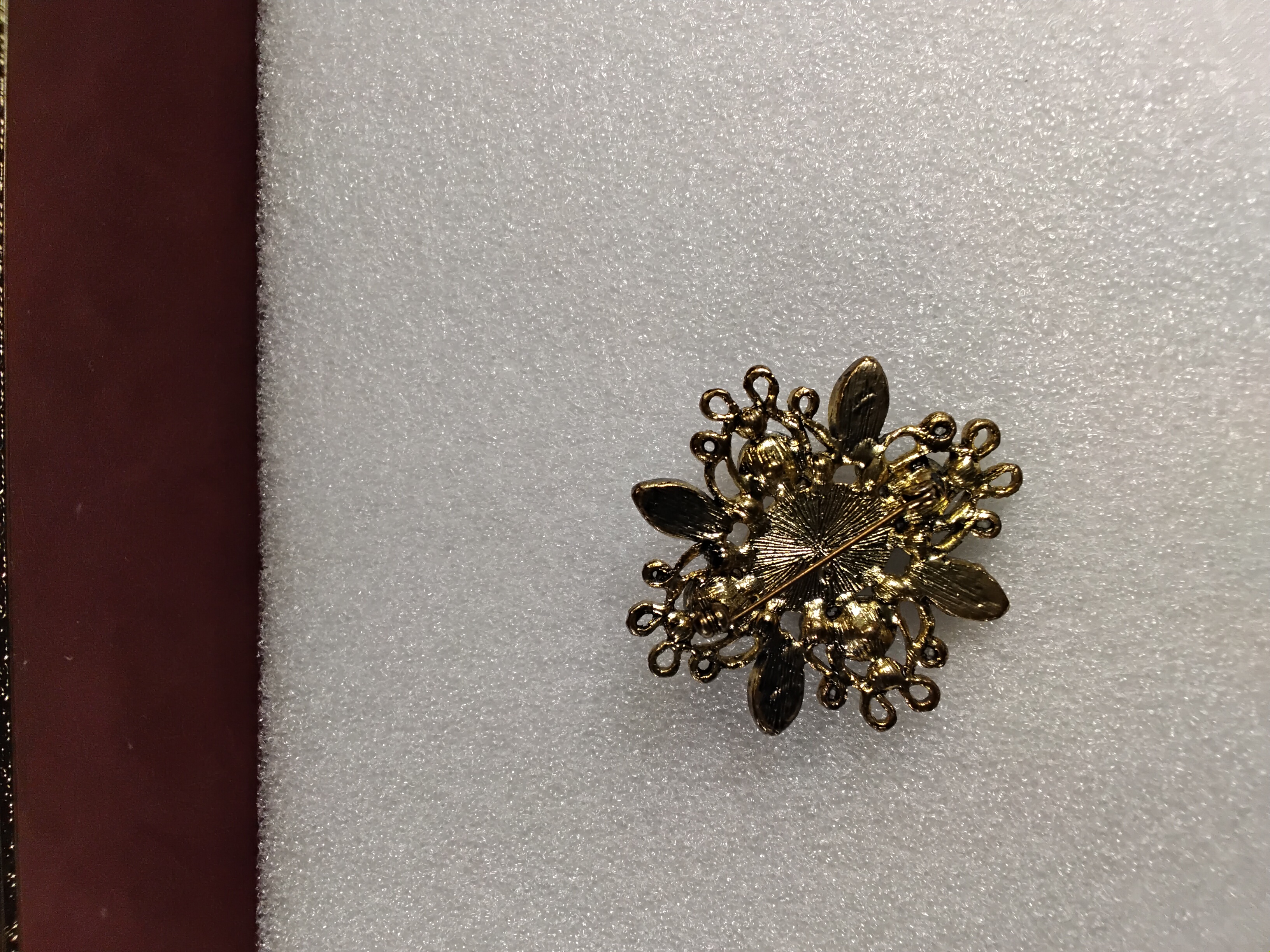  Victorian Revival Starburst Brooch – Antique Gold Tone