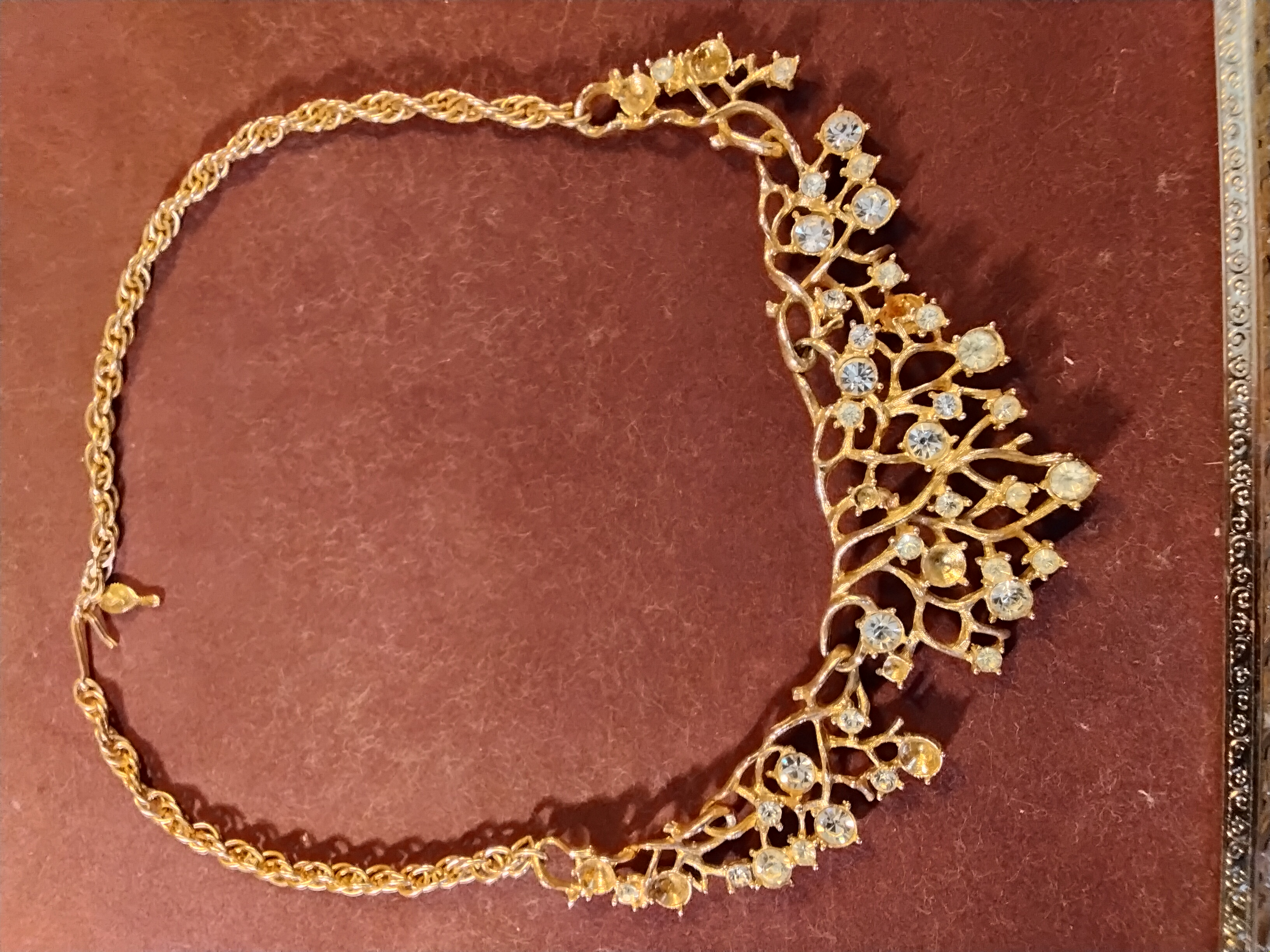 Vintage Costume Jewelry - Gold Leaves and diamonds Design 
