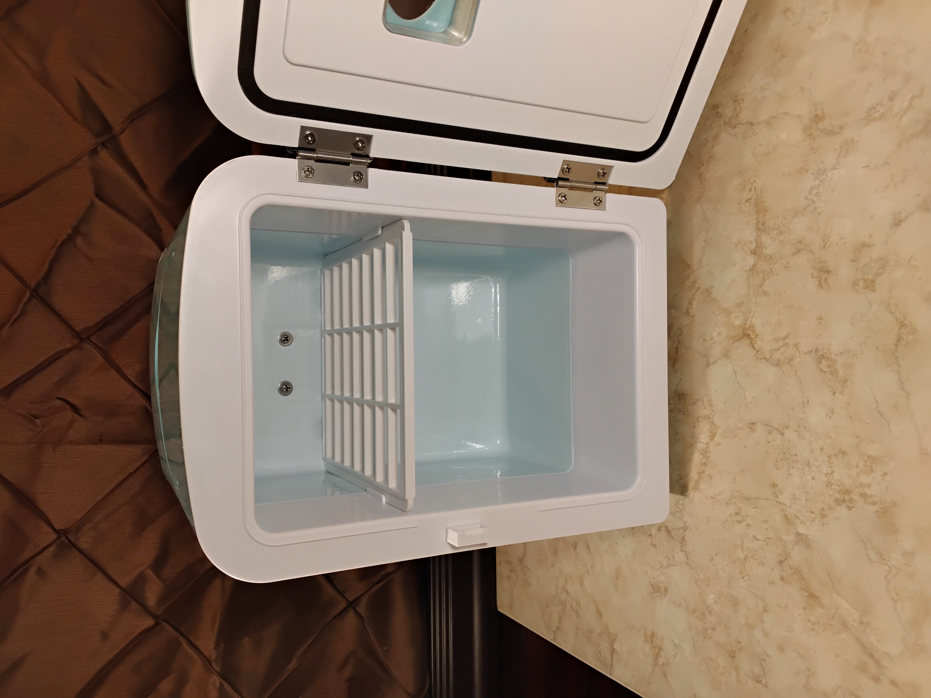 Frigidaire Retro Style Portable Cooler - Classic Teal  Refrigerator Design 