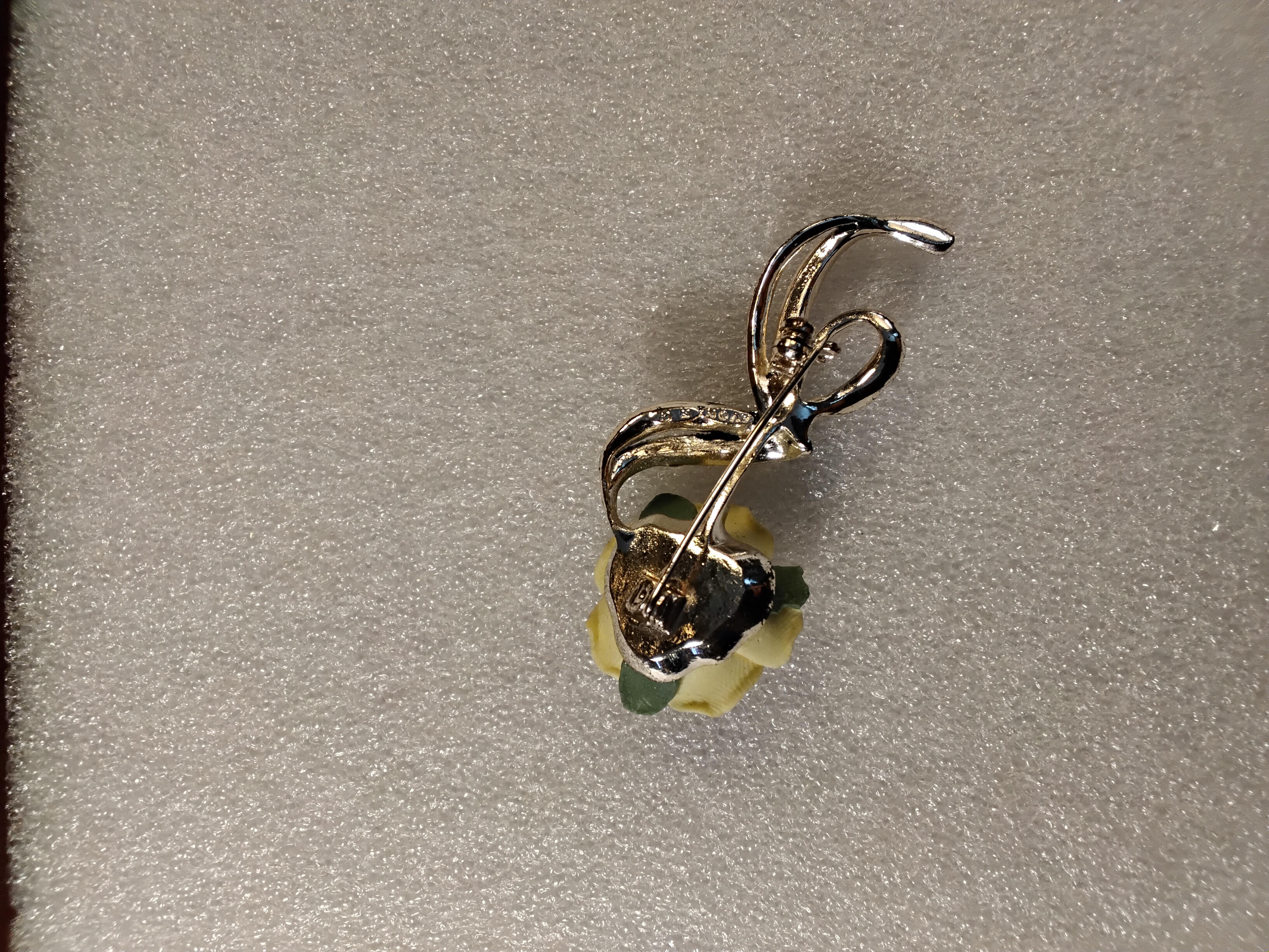 Avon Porcelain Yellow Rose Brooch 