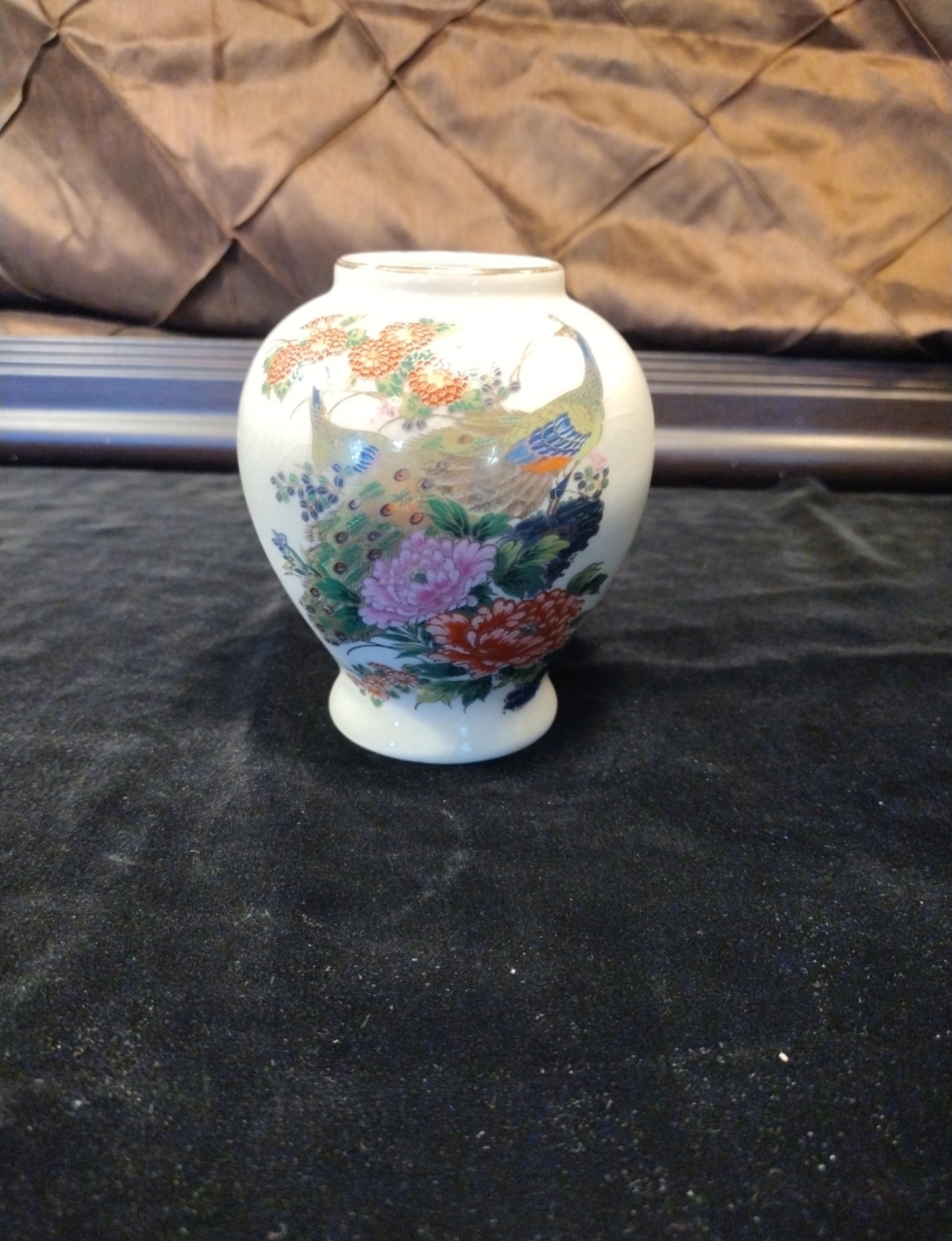 Japanese Porcelain Kozan Kiln 4 1/2" Vase - Peacocks In Full Bloom