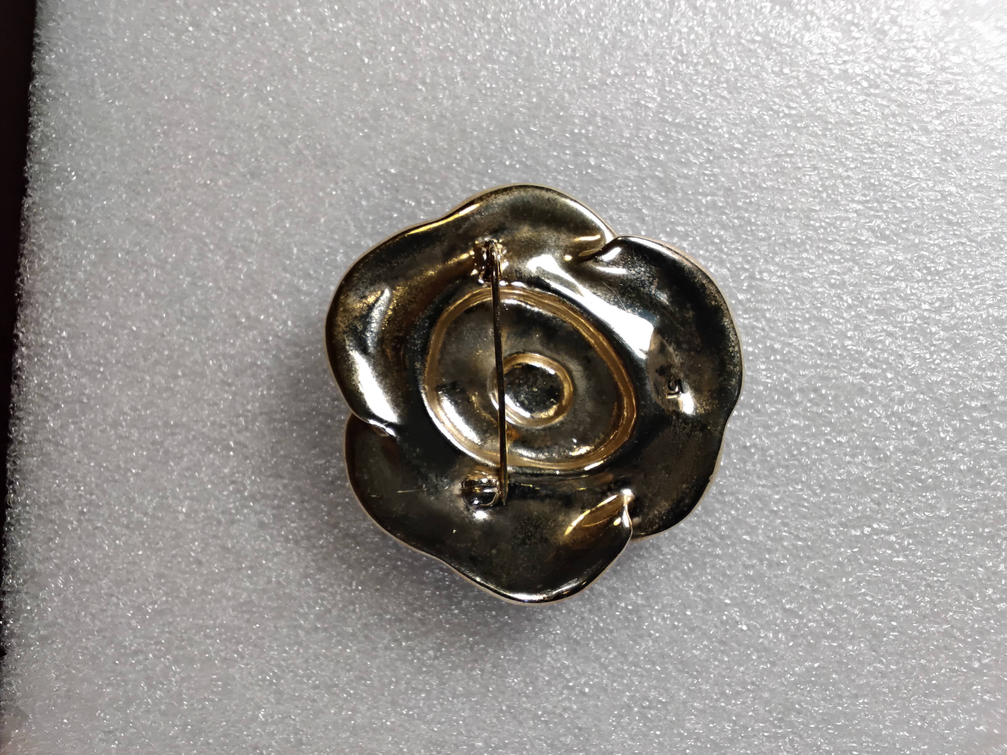 Elegant Liz Claiborne Gold-Tone Enamel and Amber Rhinestone Rose Brooch