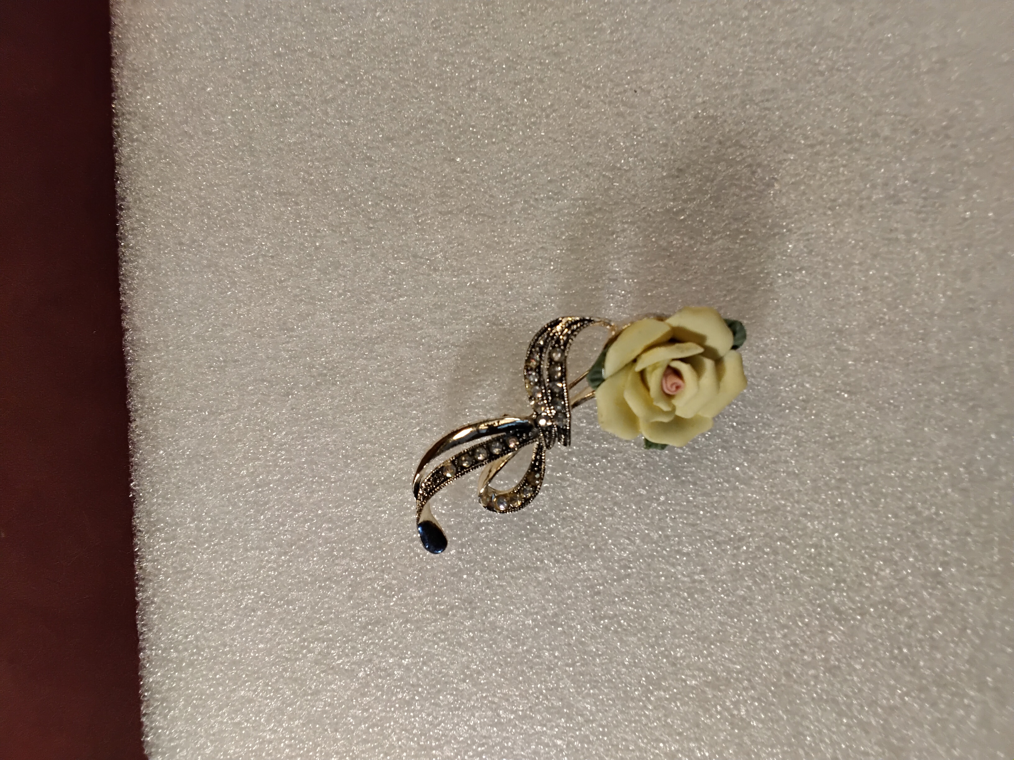Avon Porcelain Yellow Rose Brooch 