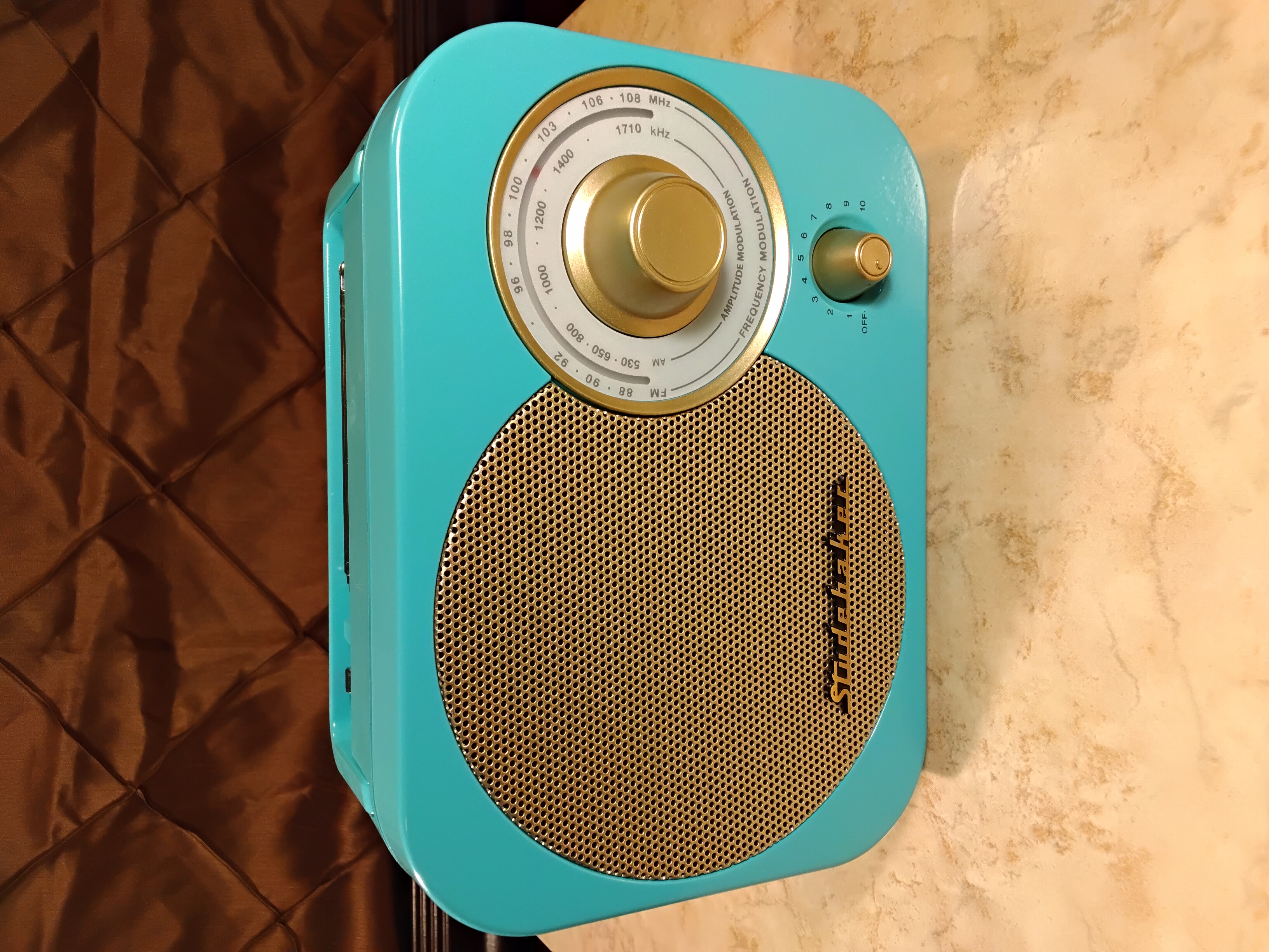 Studebaker Retro Style Portable FM/AM Radio - Teal 