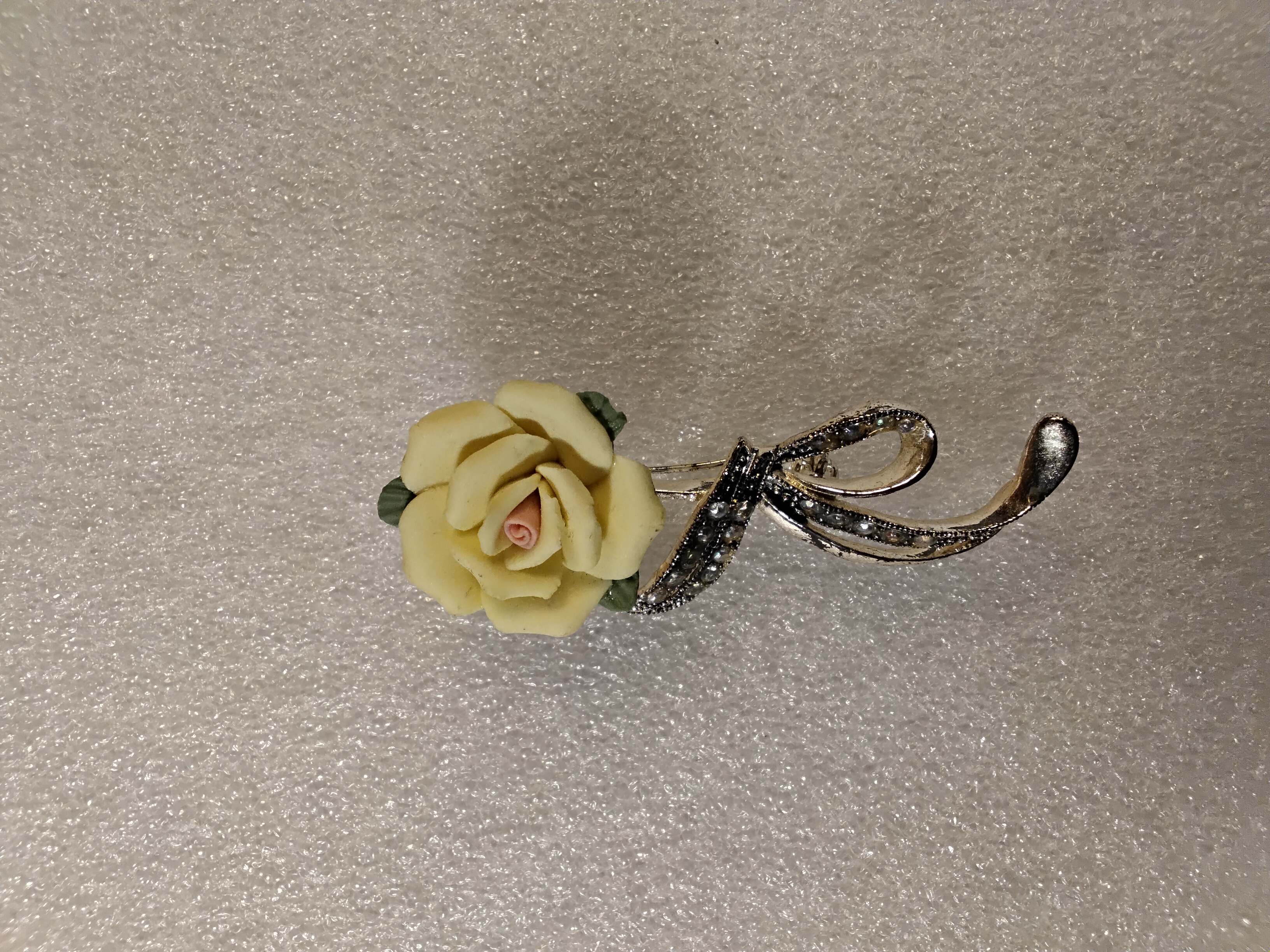 Avon Porcelain Yellow Rose Brooch 