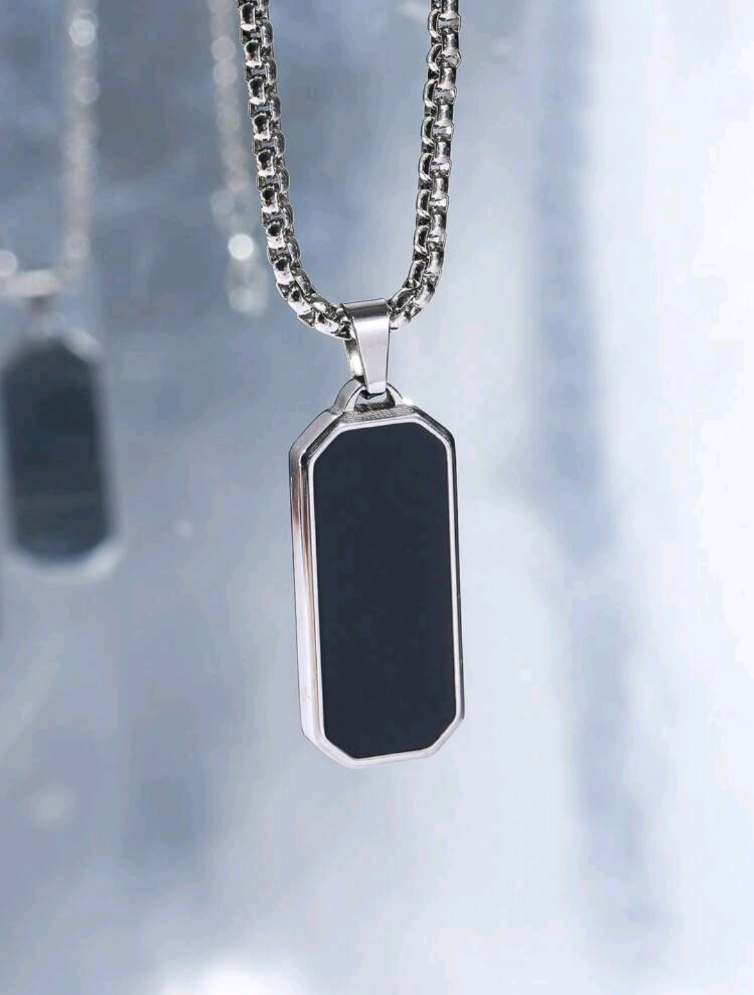 Collier pendentif rectangulaire acier et onyx
