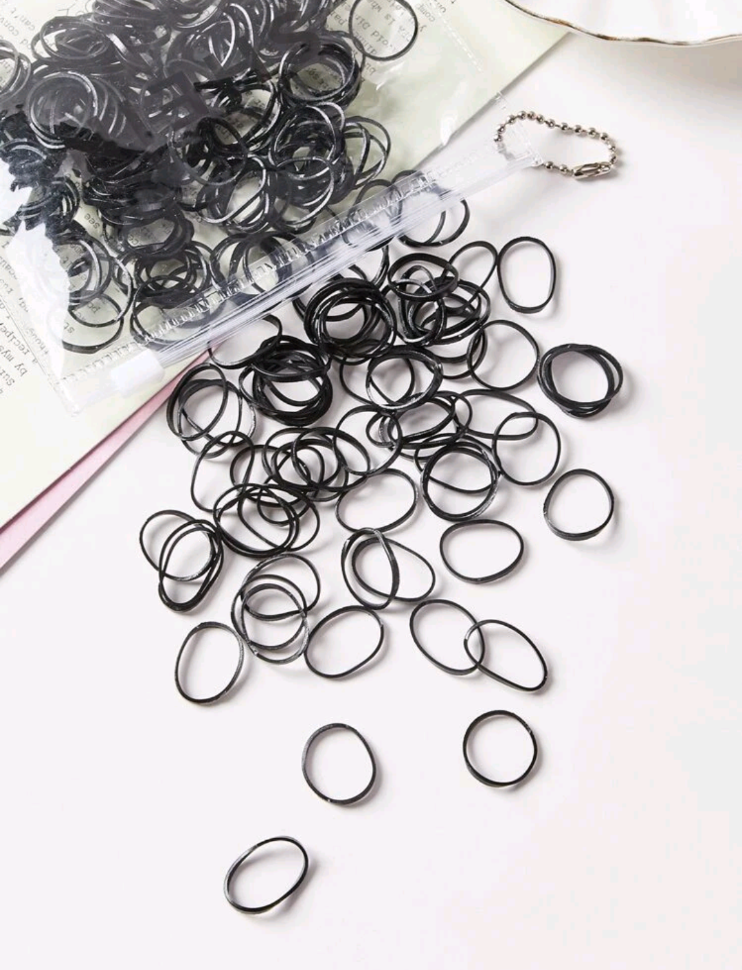 Élastiques à cheveux noirs