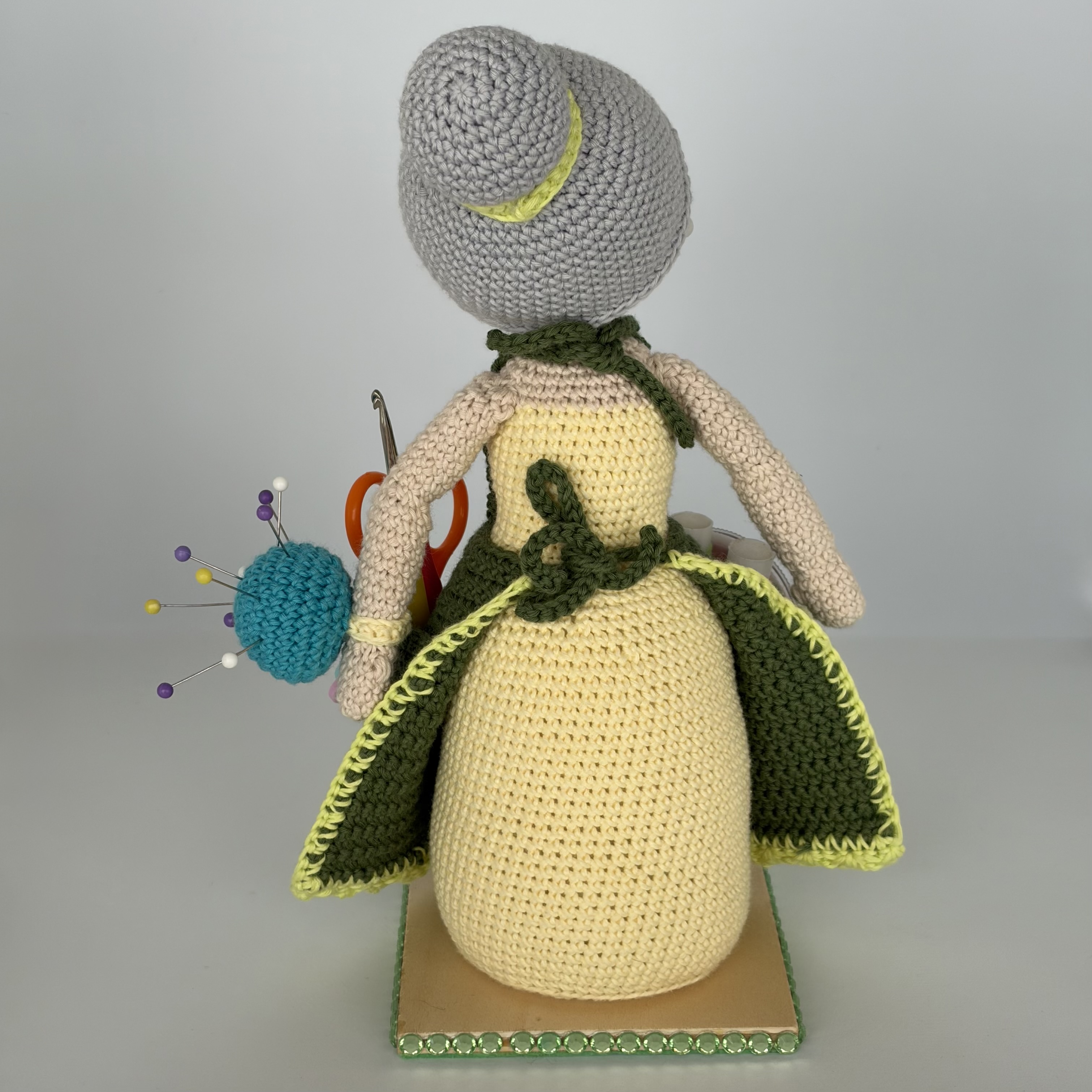 Muñeca organizadora de costura