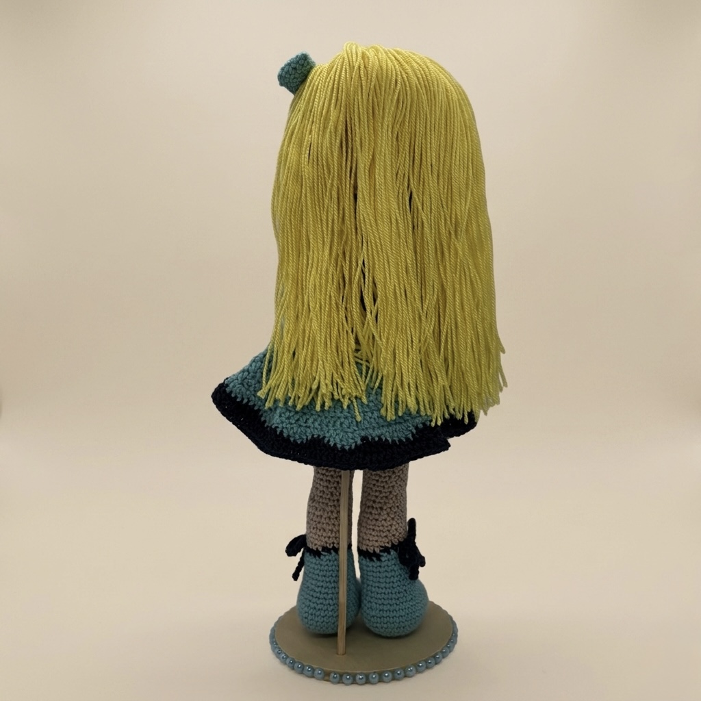 Muñeca de ganchillo