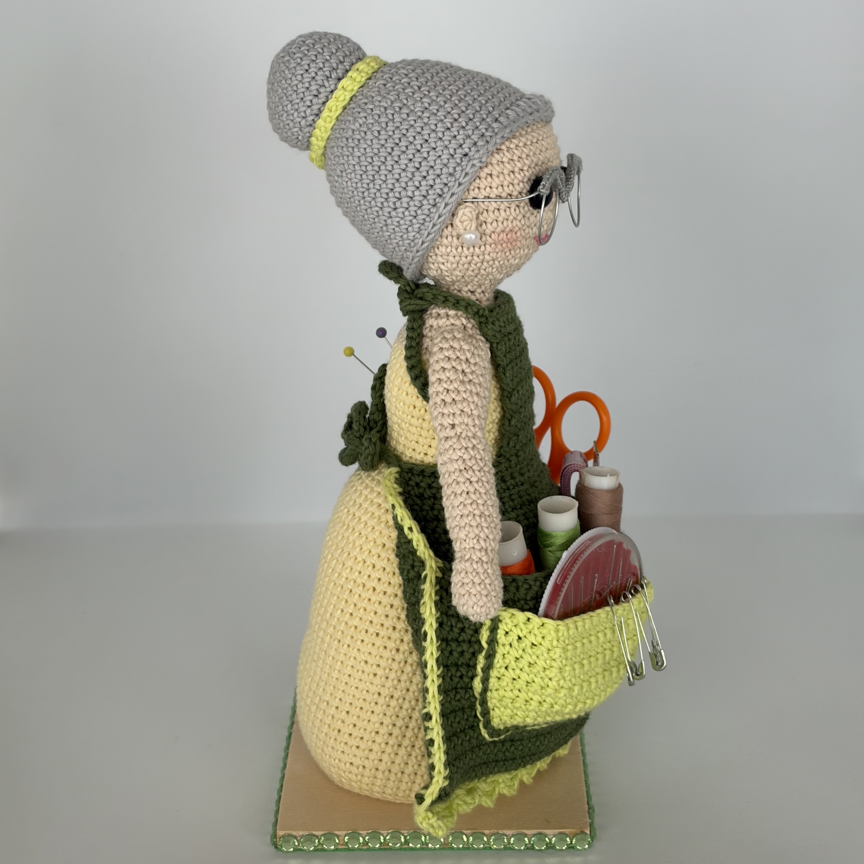 Muñeca organizadora de costura