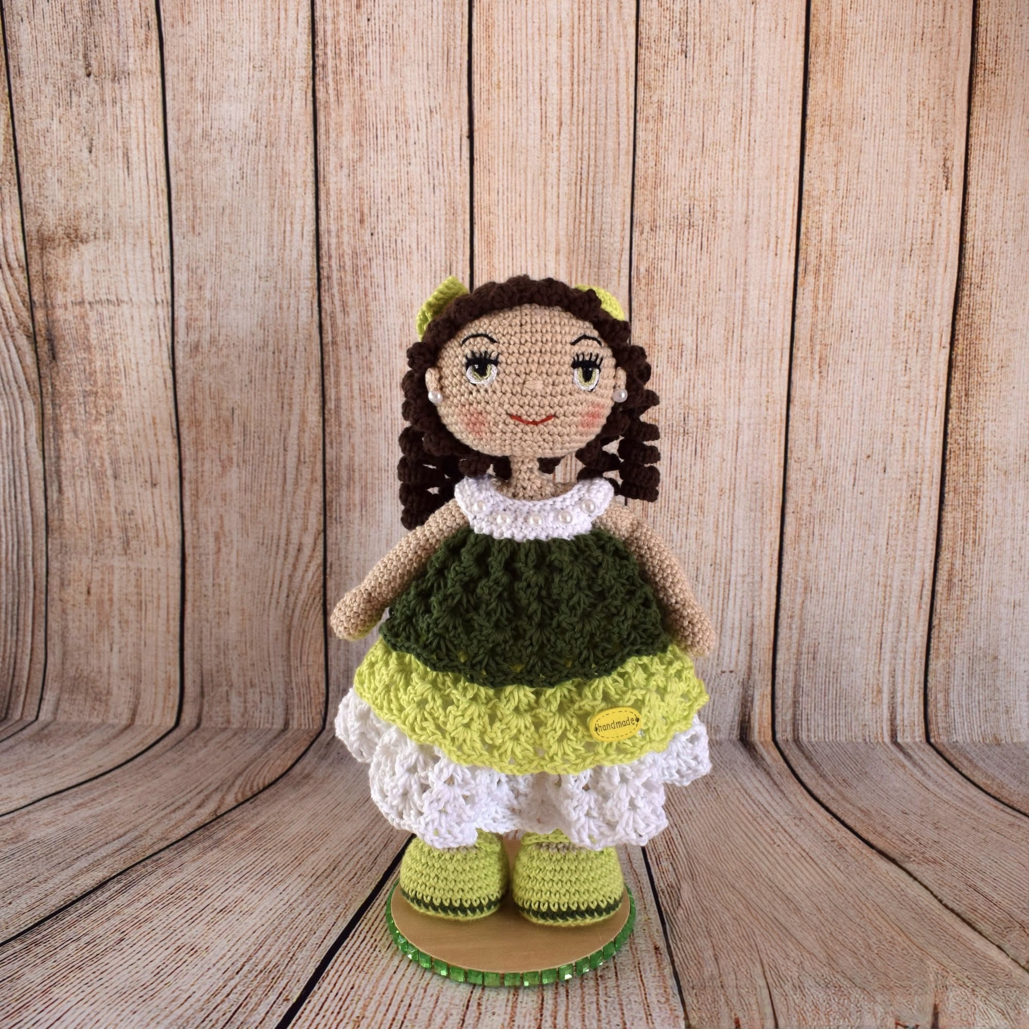 Muñeca de ganchillo tirabuzones