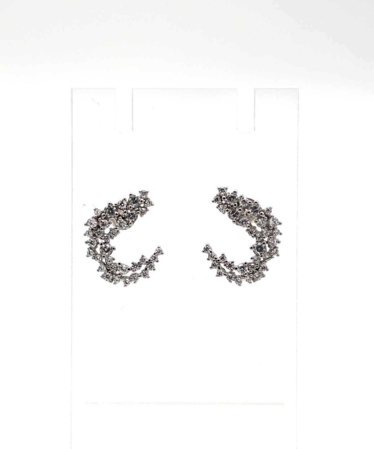 The Infinite Radiance Studs