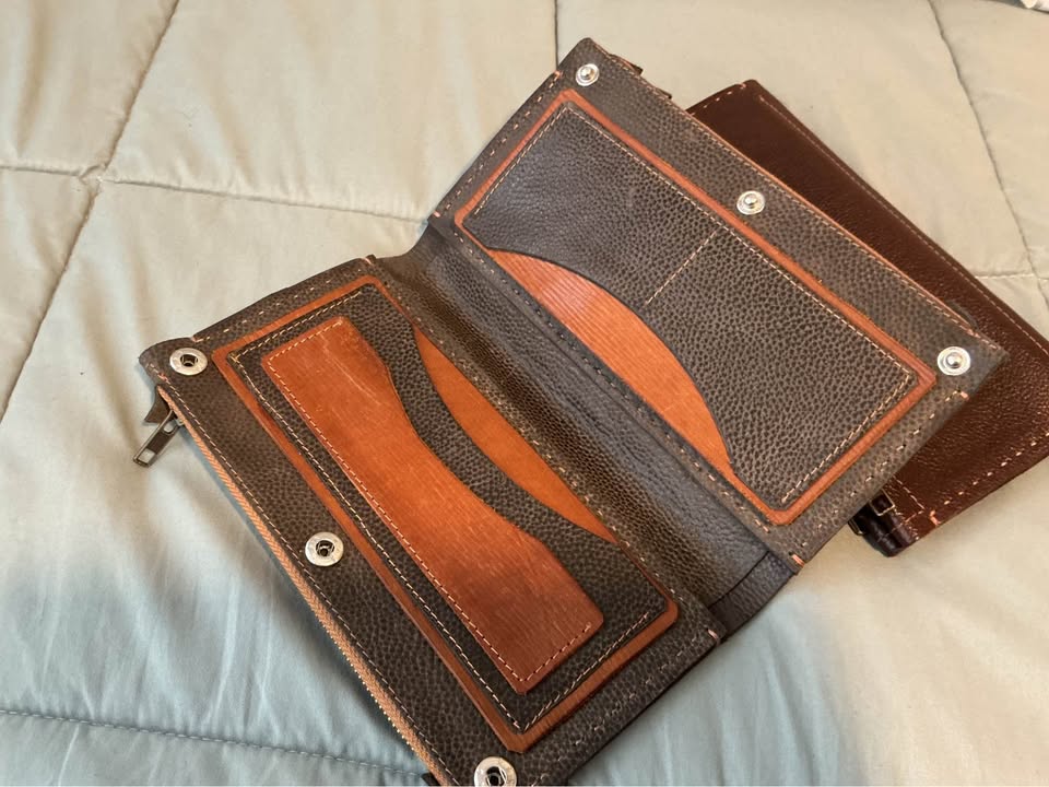 Billetera de cuero artesanal