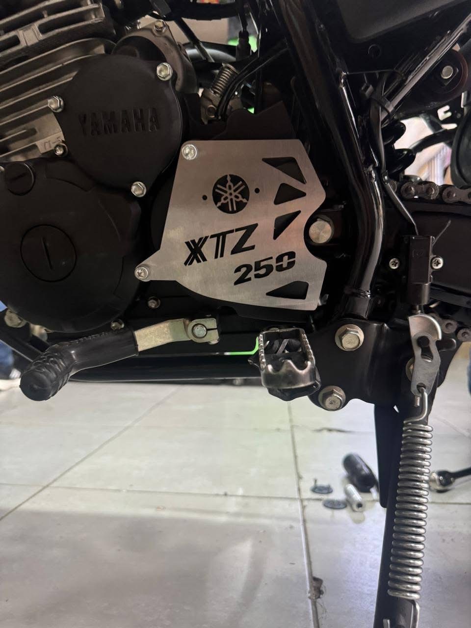 Cubrepiñón Yamaha XTZ 250