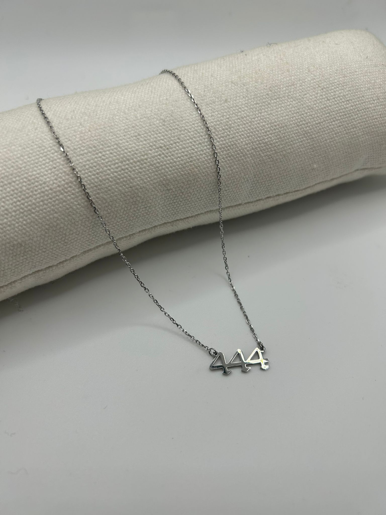 Fio dos Números dos Anjos (444)