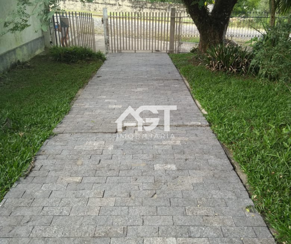 Casa Espaçosa com Edícula de 2 Andares e Área de Lazer!