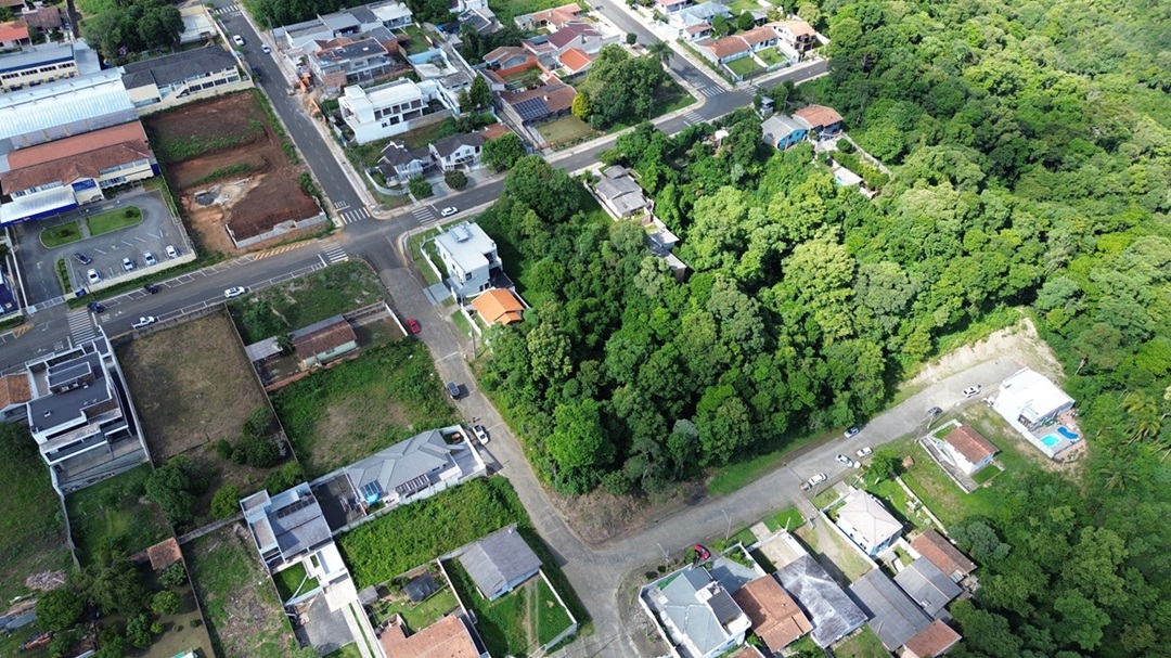 Terreno de 4.800 m² em Área Urbana