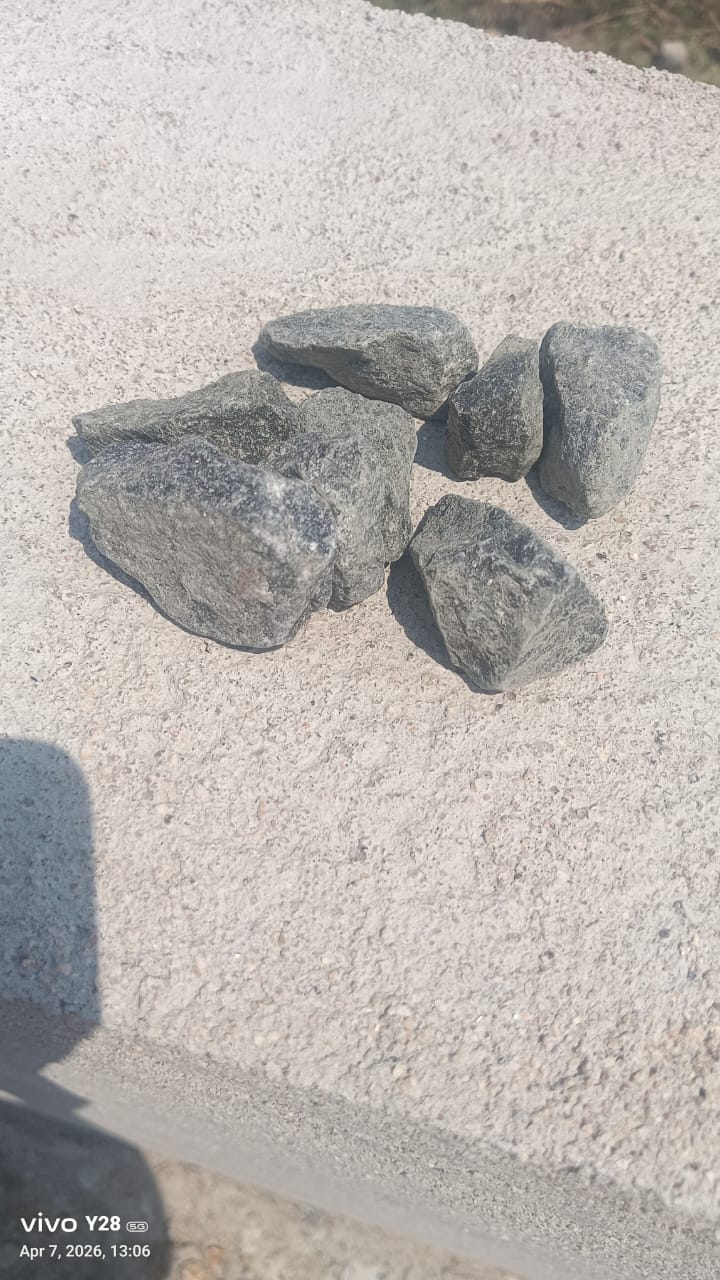 Stone Chips 20 MM (Natural Grey Stones)