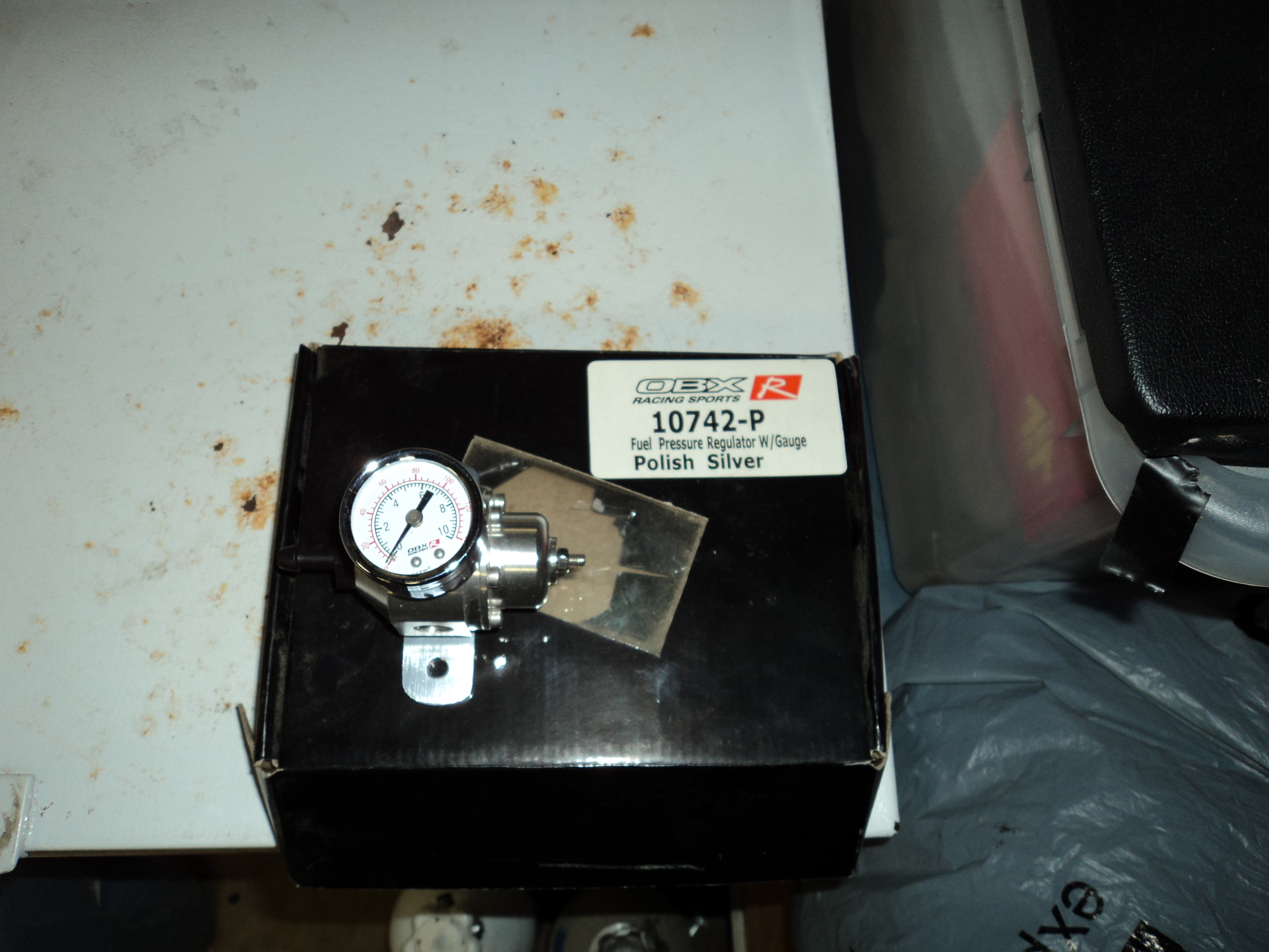 OBX Fuel Pressure Regulator w/ Gauge – Polish Silver (10742-P)