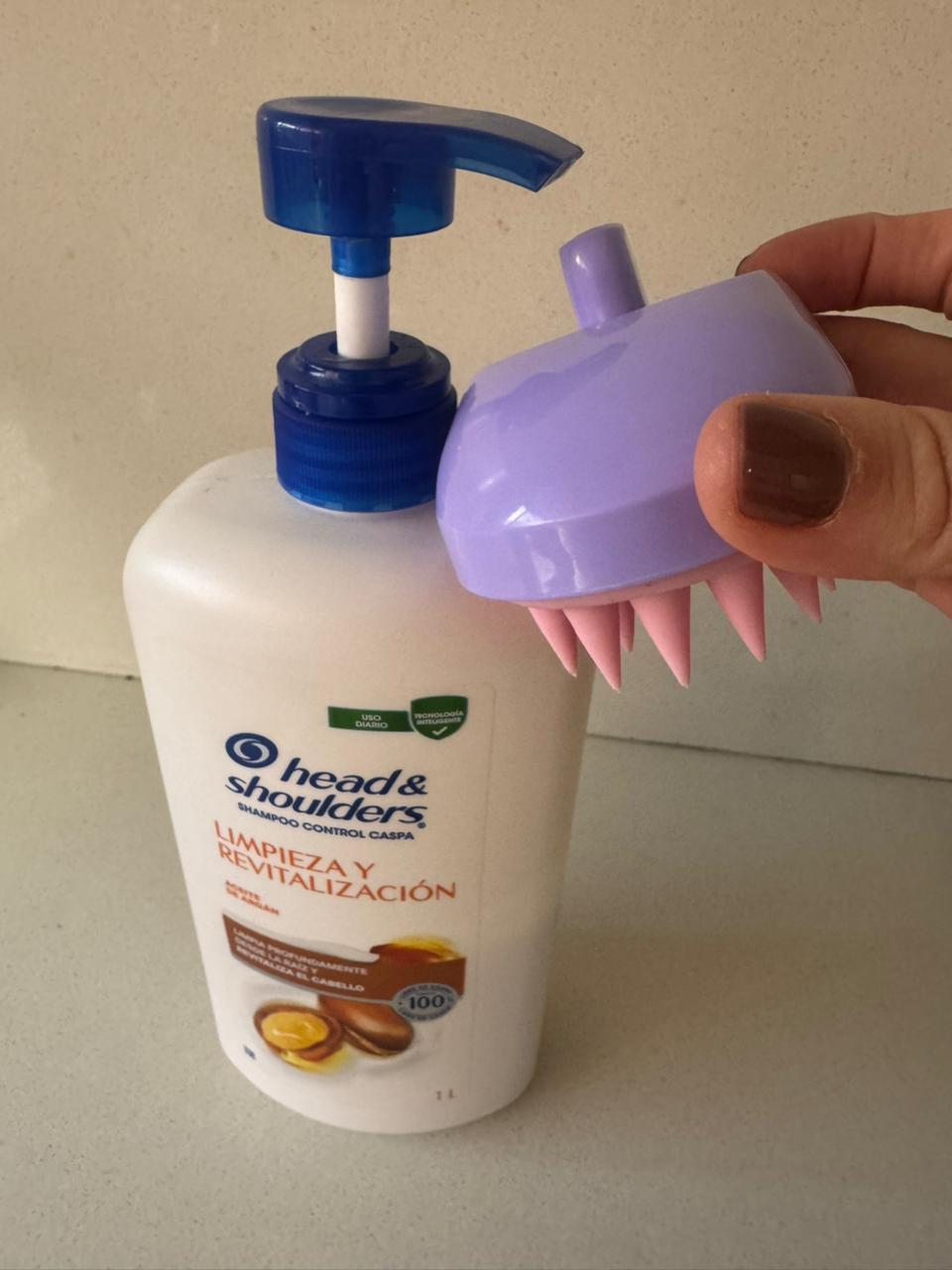 Cepillo masajeador para shampoo 