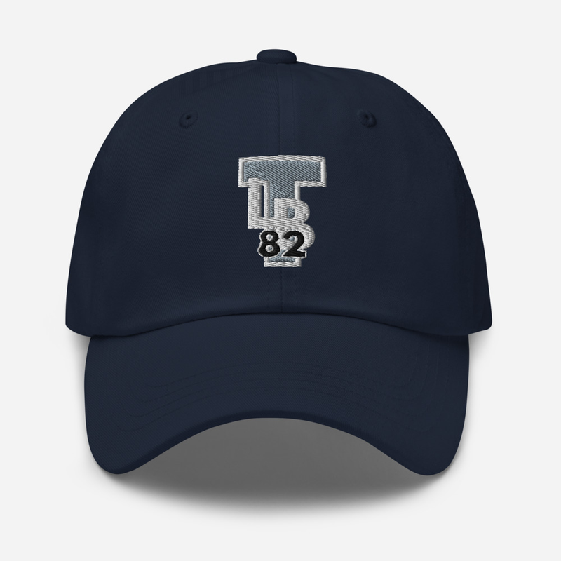 Casquette noire brodée 'T 82'