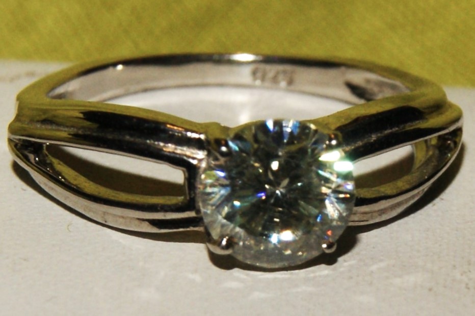 Estate. Lab Diamond Ring. 1.25 Ct. Sterling Silver. Size 7. c1998. Free Worldwide Ship