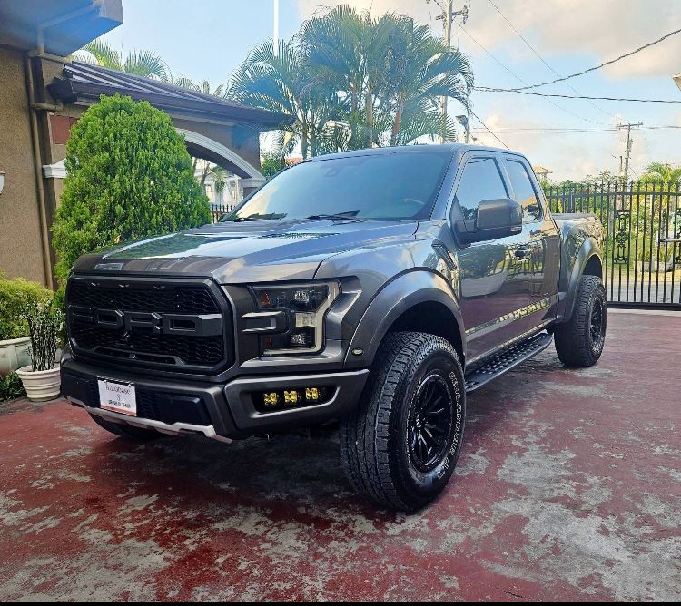 Ford Raptor Pickup Truck