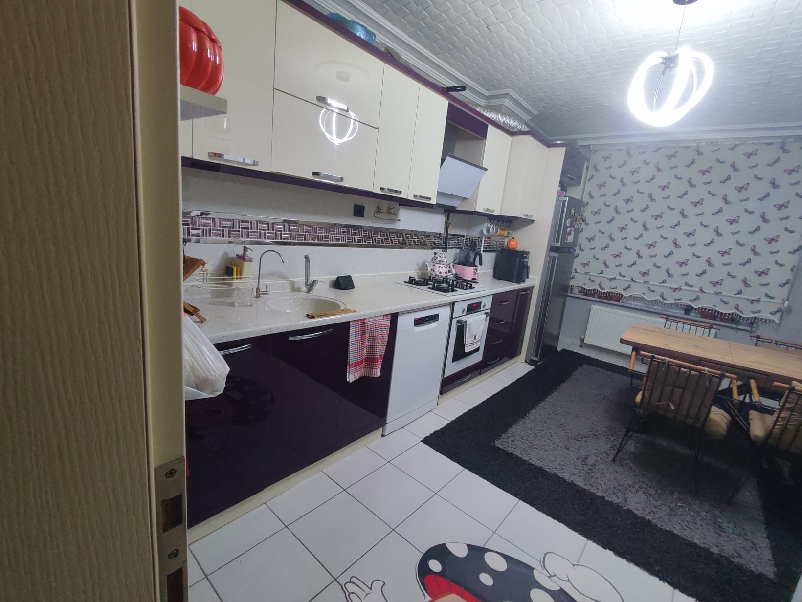 LARENDE MAHALLESİNDE  3+1   130M2