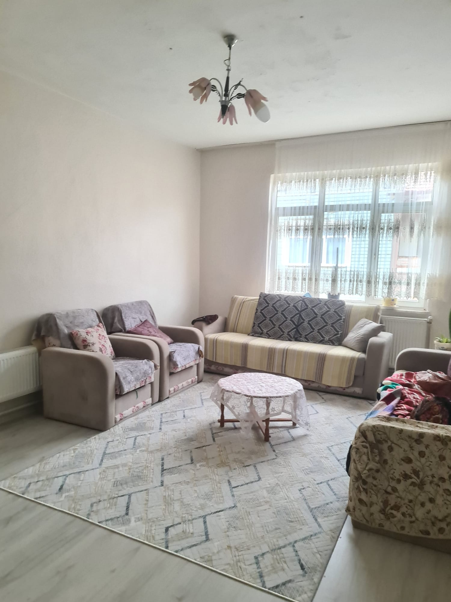 FENARİ MAHALLESİNDE  BALOĞLU CAMİ CİVARINDA  4+1    147M2  4 KATLLININ 4 KATI