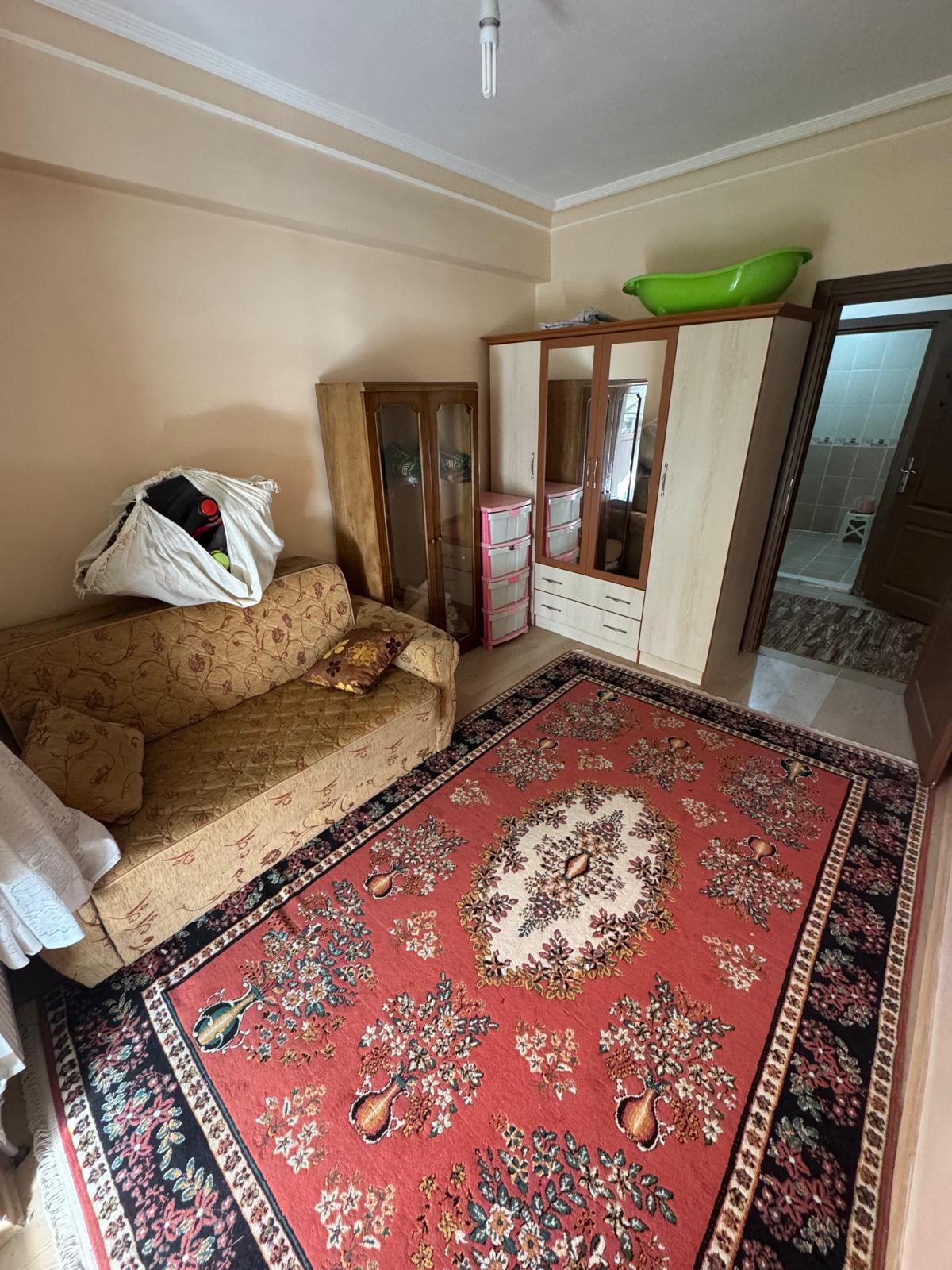 CEDİT MAHALLESİNDE  3+1  145 M2 YÜKSEK GİRİŞ