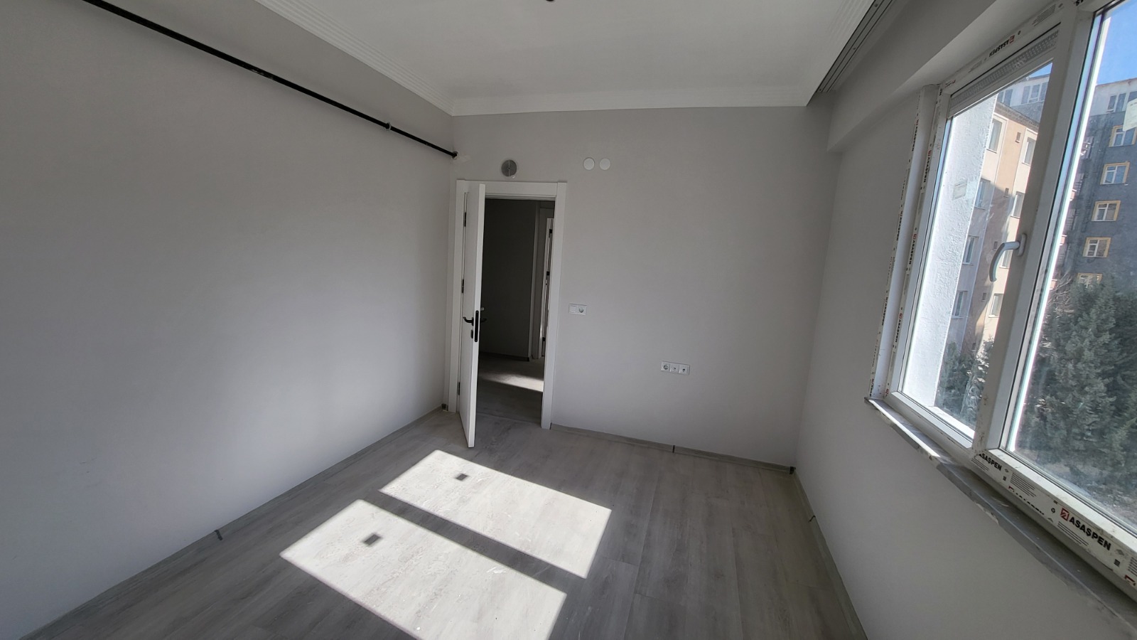 TABDUK EMRE MAHALLESİNDE  APART  1+1 BALKONLU  BAGIMSIZ MUTFAK