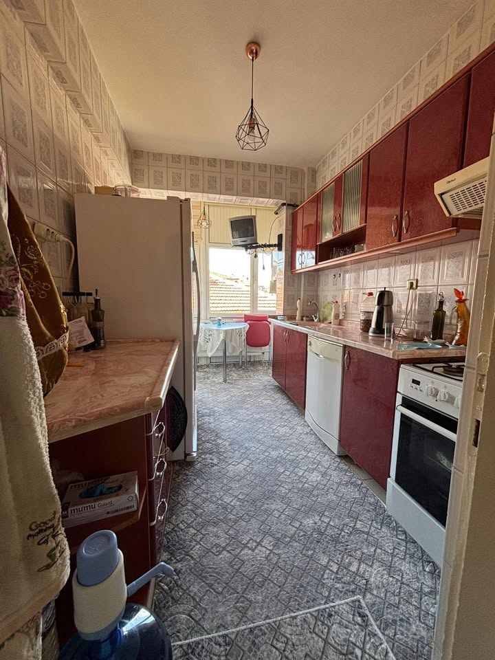 NEFİSE SULTAN MAHALLESİNDE 5. kat