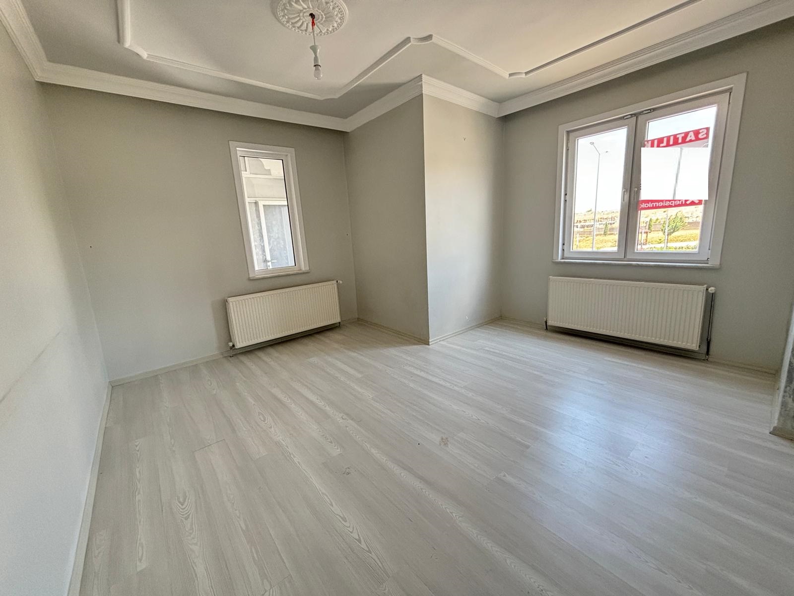 TABDUK EMRE MAHALLESİNDE 3+1 135 M2 ARA KAT