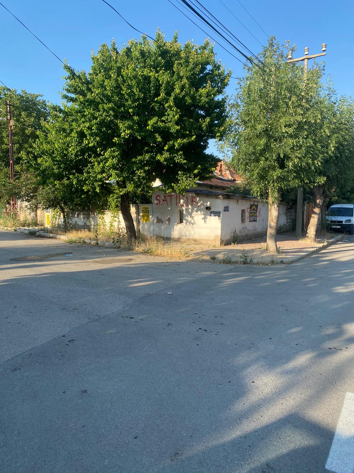 MÜSTAKİL TOPRAK EV  LARENDE MAHALLESİNDE