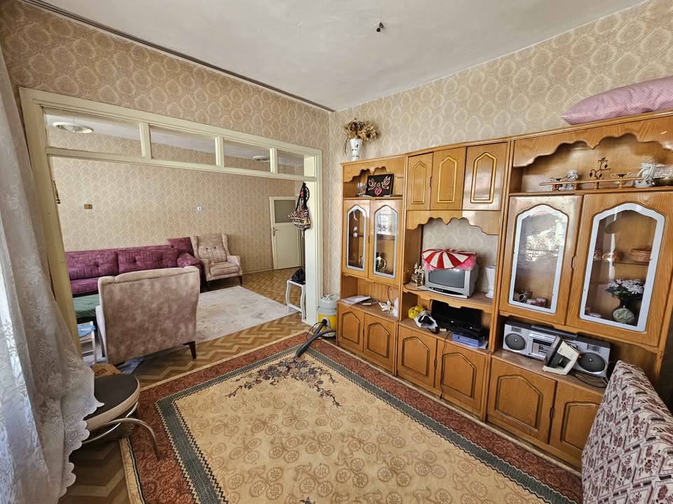  VALİDE SULTAN MAHALLESİNDE 2+1 140 M2