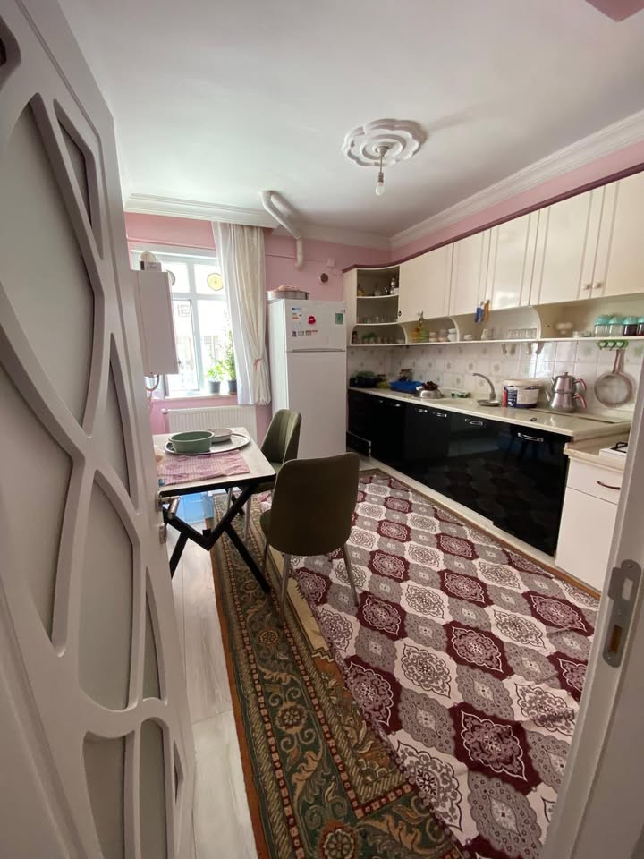 CUMARTESİ PAZARI CİVARI SATILIK FIRSAT DAİRE  YÜKSEK GİRİŞ 1.KAT  2+1 GENİŞ  FERAH