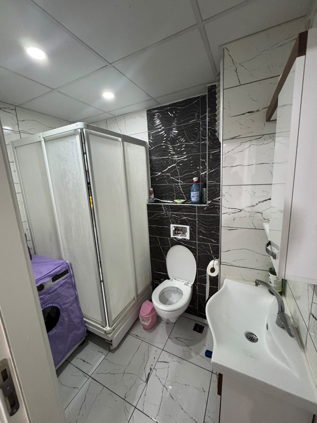 ABBAS MAHALLESİNDE  2+1    80M2  3 KATLININ 3 KATI  MUTFAKLA SALON ARASI AÇIK