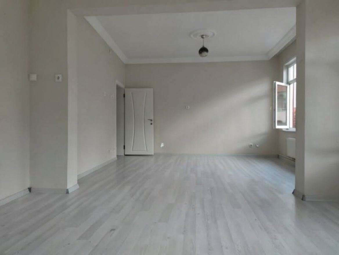 ÇARŞI MERKEZDE  AHİ OSMAN MAHALLESİNDE  120M2  4. KAT