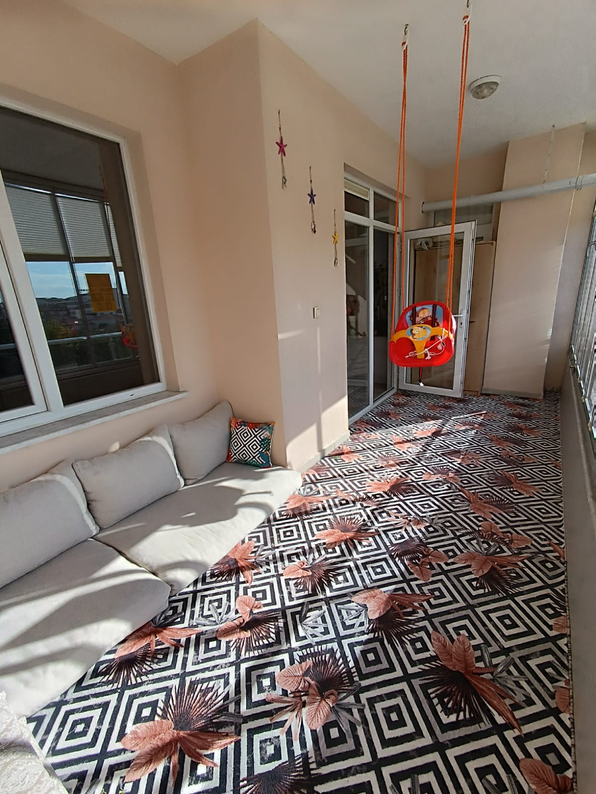 ZEMBİLLİ ALİ EFENDİ MAHALLESİNDE  3+1     140M2  5 KATLININ 3 KATI