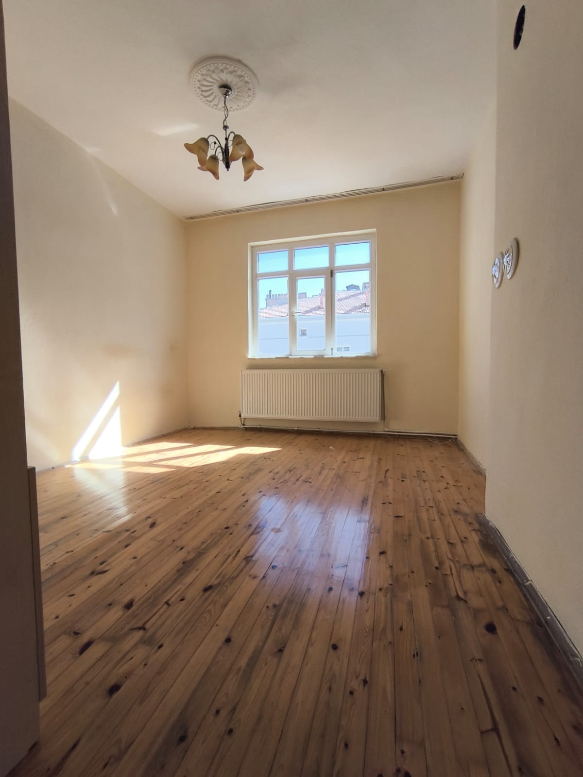 KİRALIK DAİRE  GEVHER HATUN MAHALLESİNDE  3+1 135 M2 DAİRE