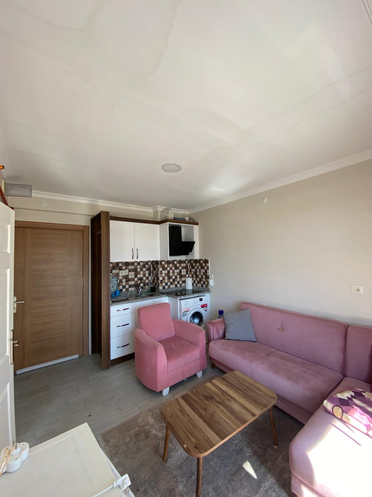 1+1 GENİŞ  BALKONLU  ÜNİVERSİTE KARŞISINDA  SİTE İÇERİSİNDE YÖNETİMLİ