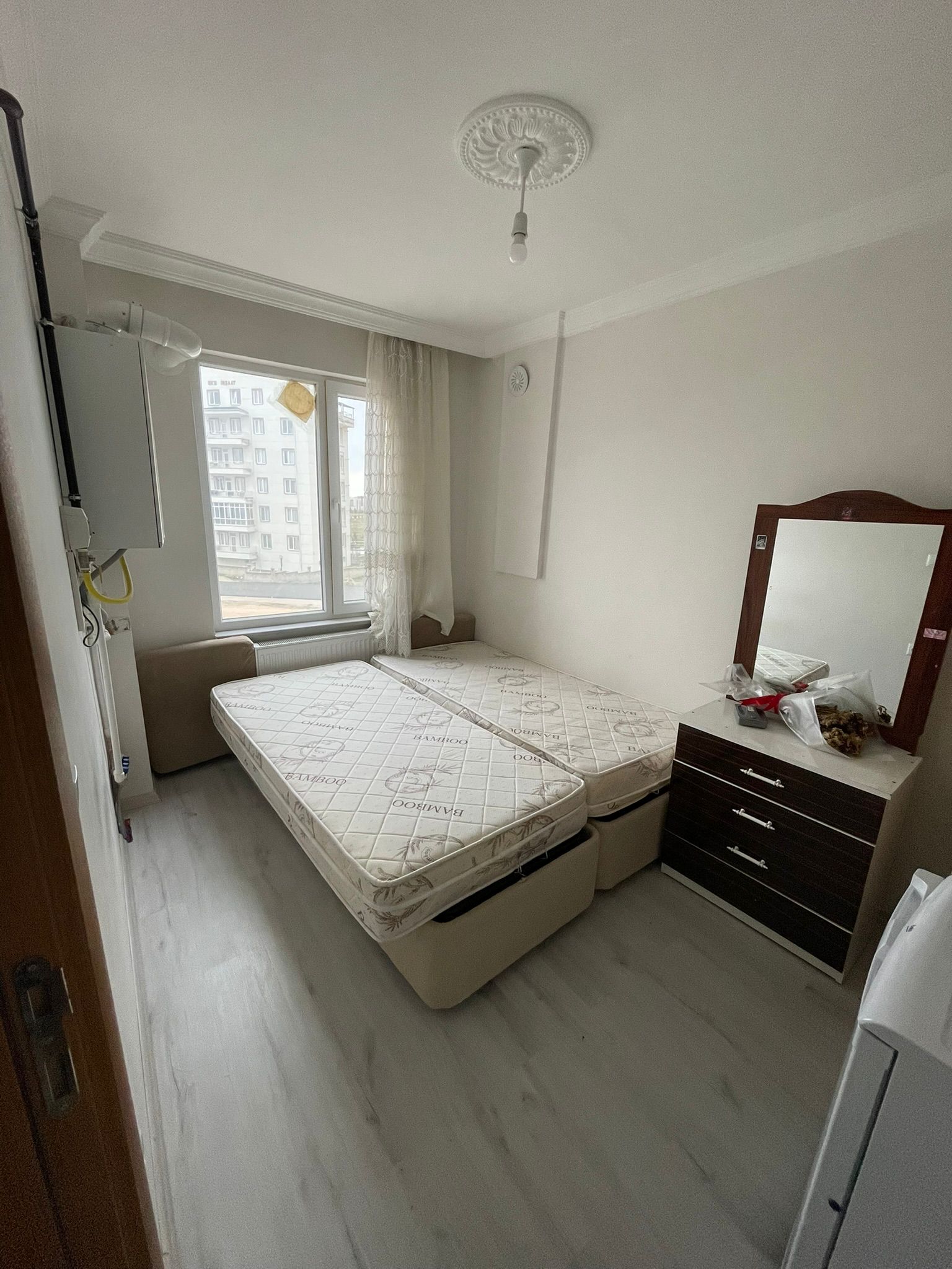 TABDUK EMRE MAHALLESİNDE  1+1  50M2 EŞYALI APART  